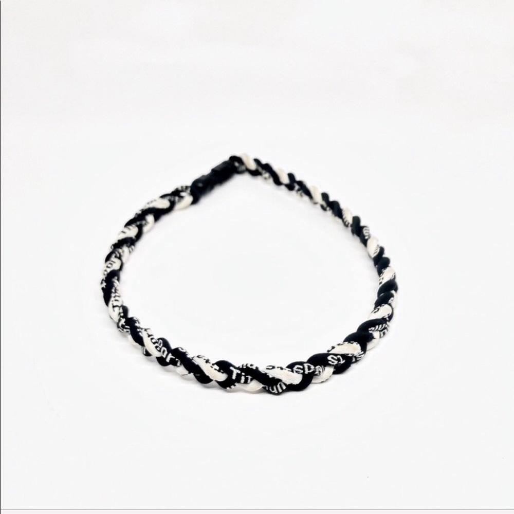 Titanium Sport Black and White Necklace